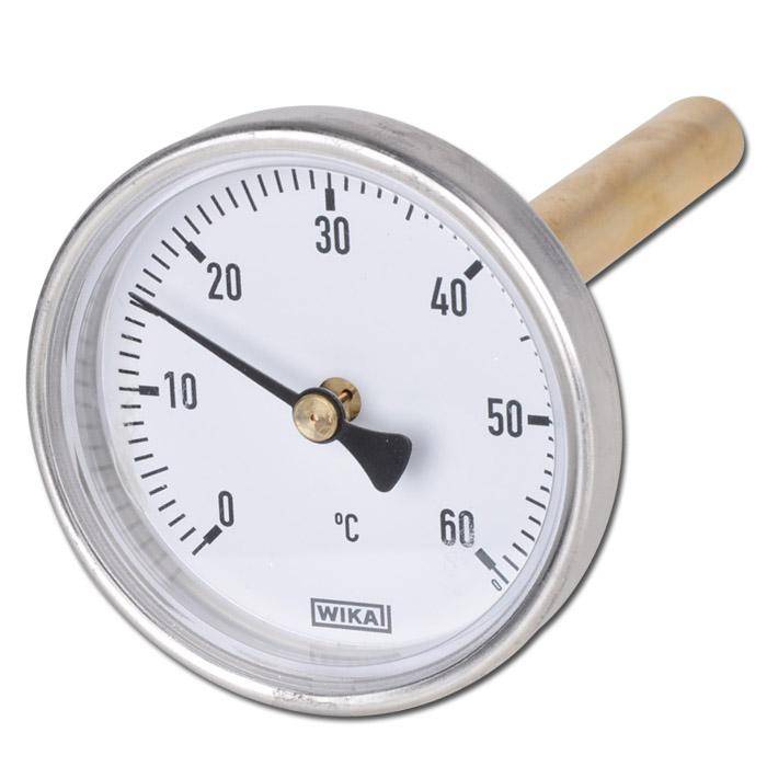 Analoges Thermometer zeigt etwa 16°C an, mit rundem weißem Zifferblatt, schwarzem Zeiger und Griff aus Holz.
