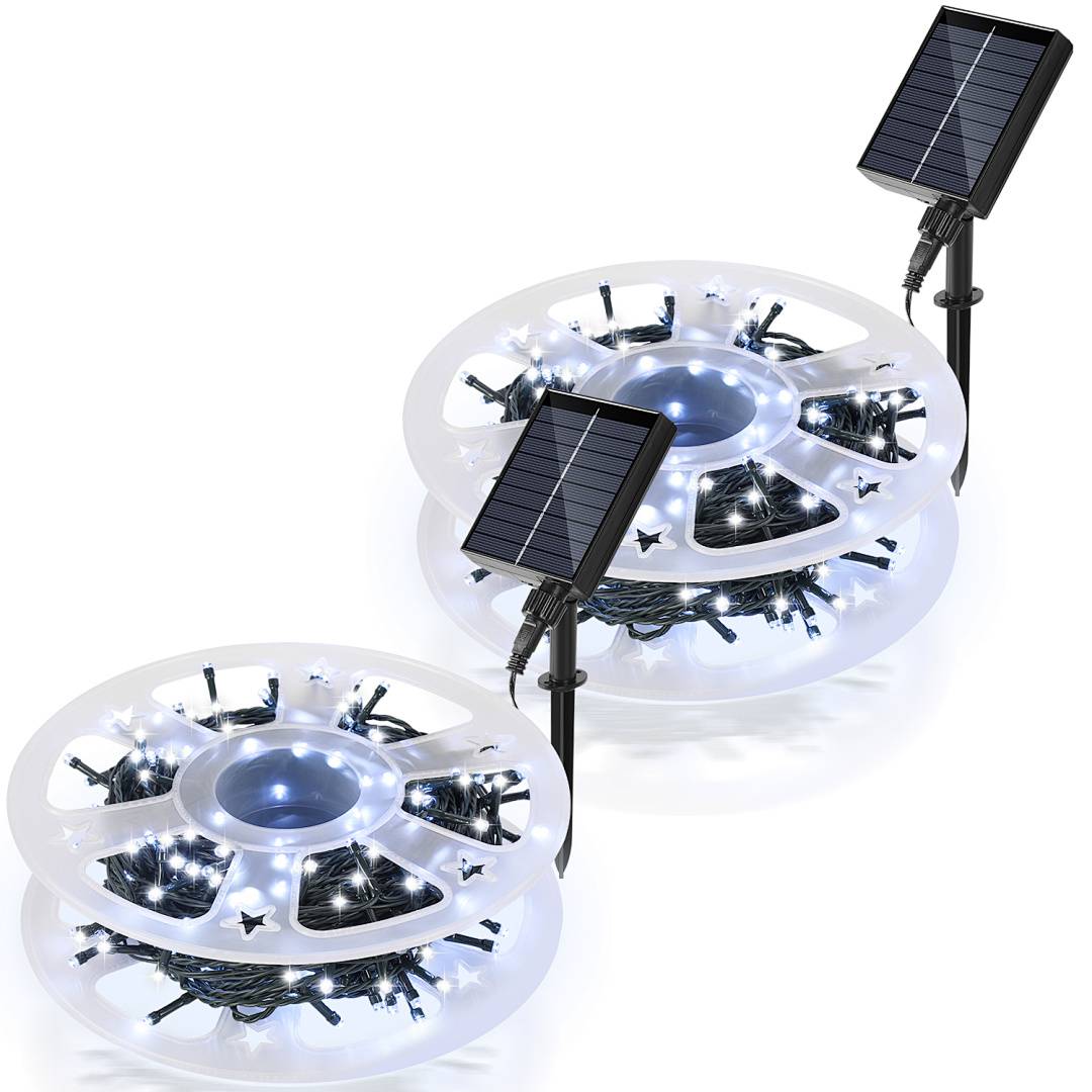 Zwei solarbetriebene LED-Lichterketten-Spulen mit angebrachten Solarpanelen, gezeigt auf weißem Hintergrund.