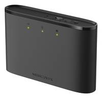 Ein schwarzer Mercusys-Router mit drei grünen Anzeigenlichtern auf der Frontplatte, die den Konnektivitätsstatus signalisieren.