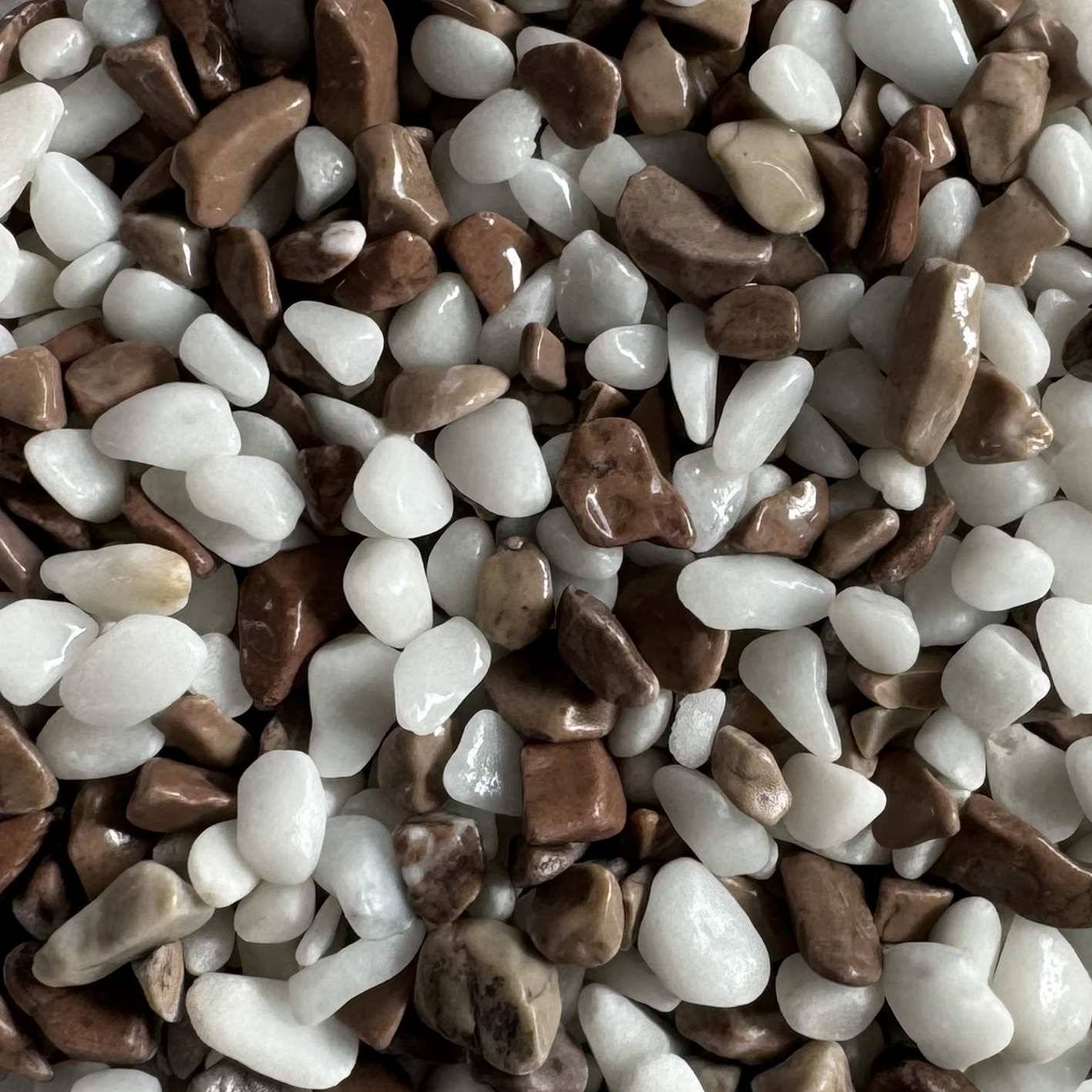 Steinteppich Epoxidharz Set Innen & Außen (ca. 28kg / 2-2,5m²) | 25kg 2-4mm Marmorkies + 3L, 2K Epoxidharz Bindemittel | (Bianco Marrone)