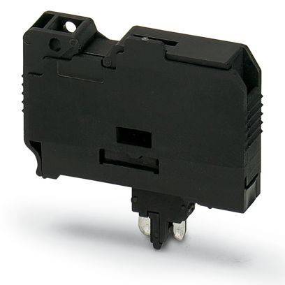 Schwarzer rechteckiger elektrischer Klemmblock oder Relaiskomponente mit Befestigungslaschen und Metallsteckkontakten auf weißem Hintergrund.