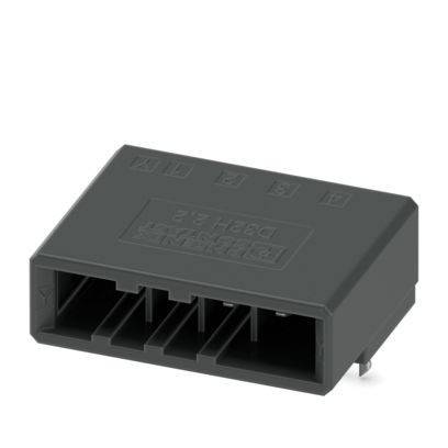 Ein rechteckiger schwarzer Stecker mit mehreren Schlitzen für elektrische Verbindungen. Die Oberseite hat eingeprägte Markierungen zur Ausrichtung.