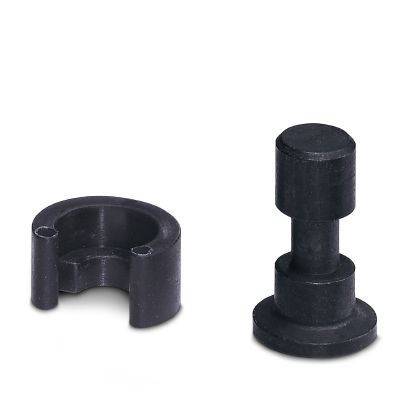 Schwarze Kunststofffastener in zwei Teilen dargestellt: eine C-förmige Klammer und ein passendes Steckerplug auf weißem Hintergrund.