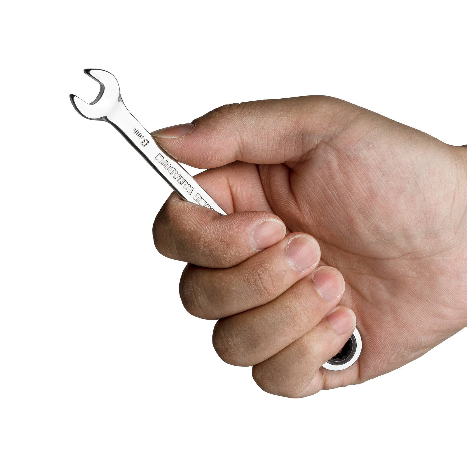 Eine Hand, die einen kleinen Maulschlüssel hält, wobei die Größe des Schlüssels im Verhältnis zur Hand gezeigt wird, was Präzision oder Verwendung in kleinem Maßstab andeutet.