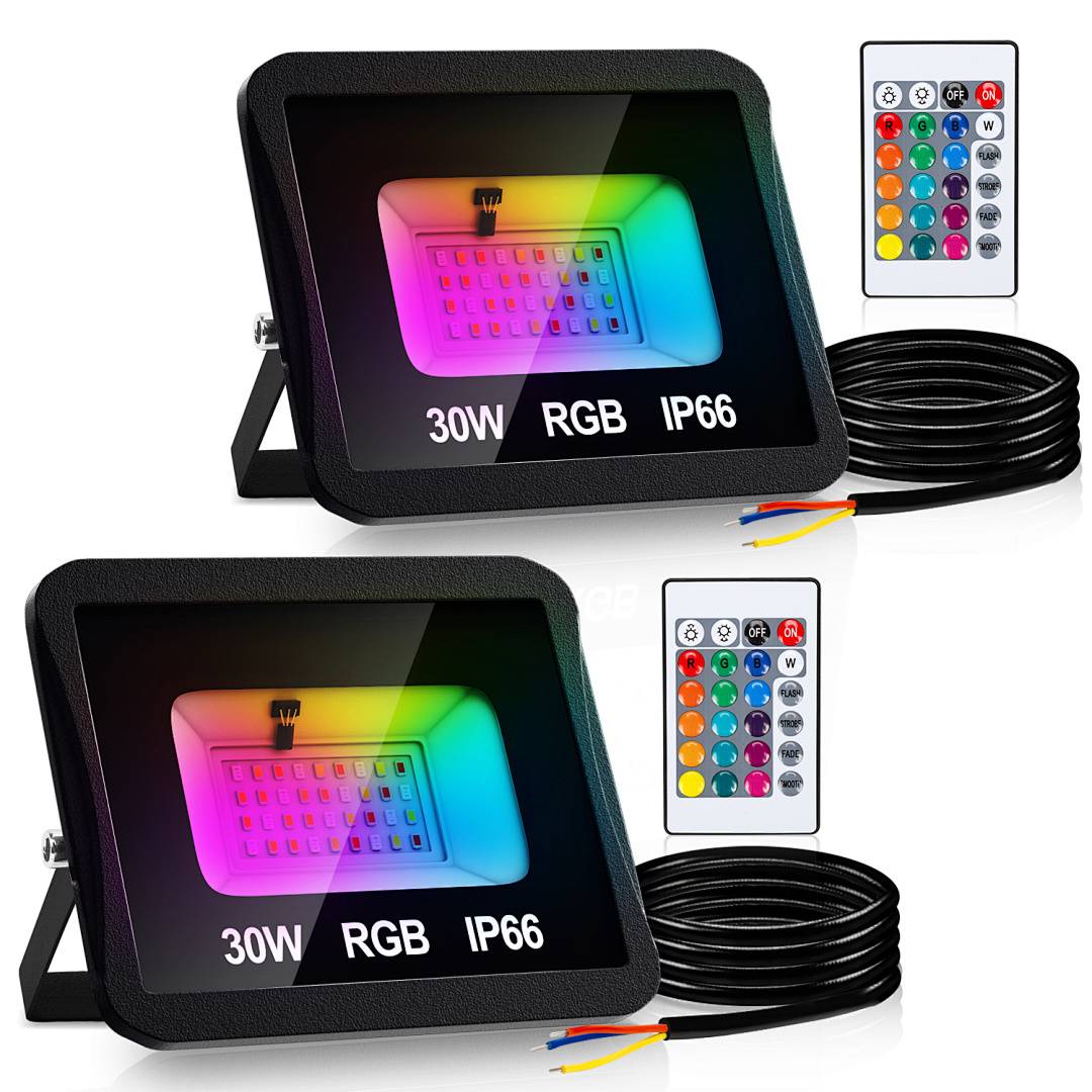 Zwei 30W RGB-LED-Flutlichter mit Fernbedienungen und angebrachten Stromkabeln, dargestellt als Produktpräsentation.