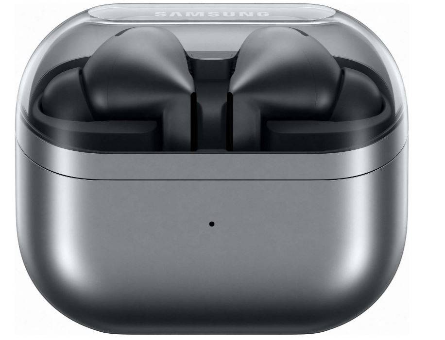 Samsung kabellose Kopfhörer in einem offenen Ladekoffer, Vorderansicht auf weißem Hintergrund.
