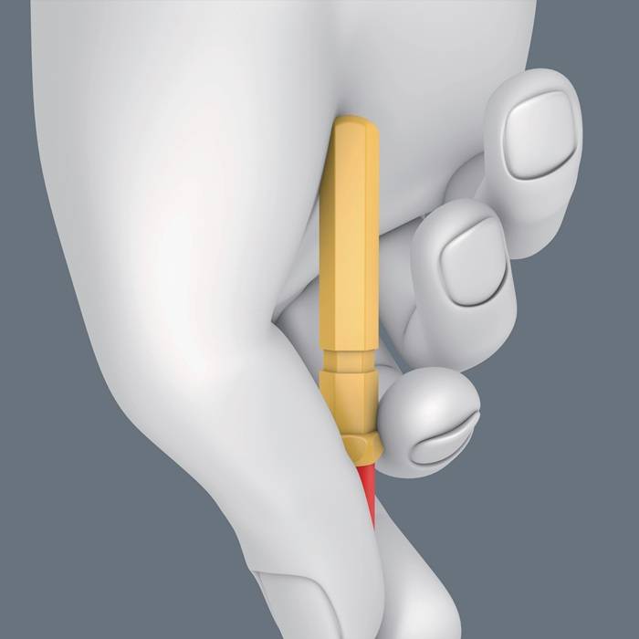 Eine weiße robotische Hand, die einen gelben Bleistift hält und vor einem grauen Hintergrund in Schreibposition positioniert ist. Die Spitze des Bleistifts zeigt nach unten.
