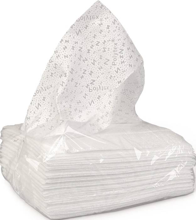 Ein Stapel weißer, einwegbarer Servietten, teilweise in durchsichtige Plastikverpackung eingewickelt, mit gedrucktem Text auf der äußeren Serviettenschicht.