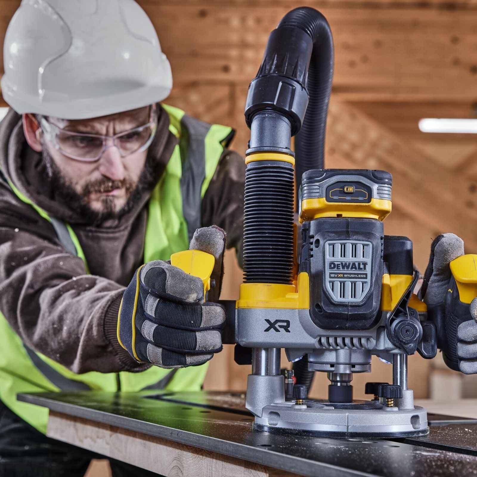 DeWALT Akku-Oberfräse DCW620NT-XJ 18V