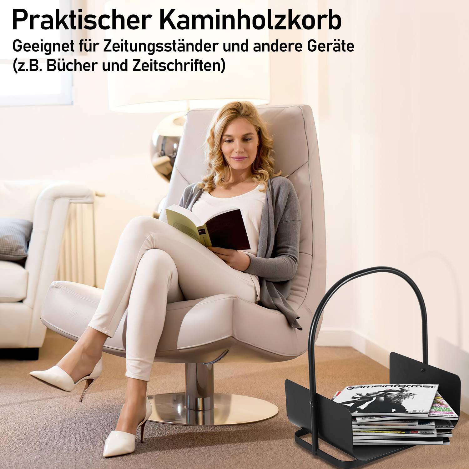 Frau, die in einem Drehstuhl neben einem schwarzen „Praktischer Kaminholzkorb" Magazin- und Zeitungsständer sitzt und liest, der mit Magazinen und Büchern gefüllt ist.