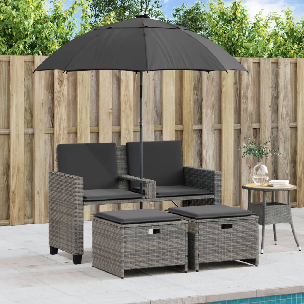 vidaXL Gartensofa 2-Sitzer Sonnenschirm und Hocker Grau Poly Rattan