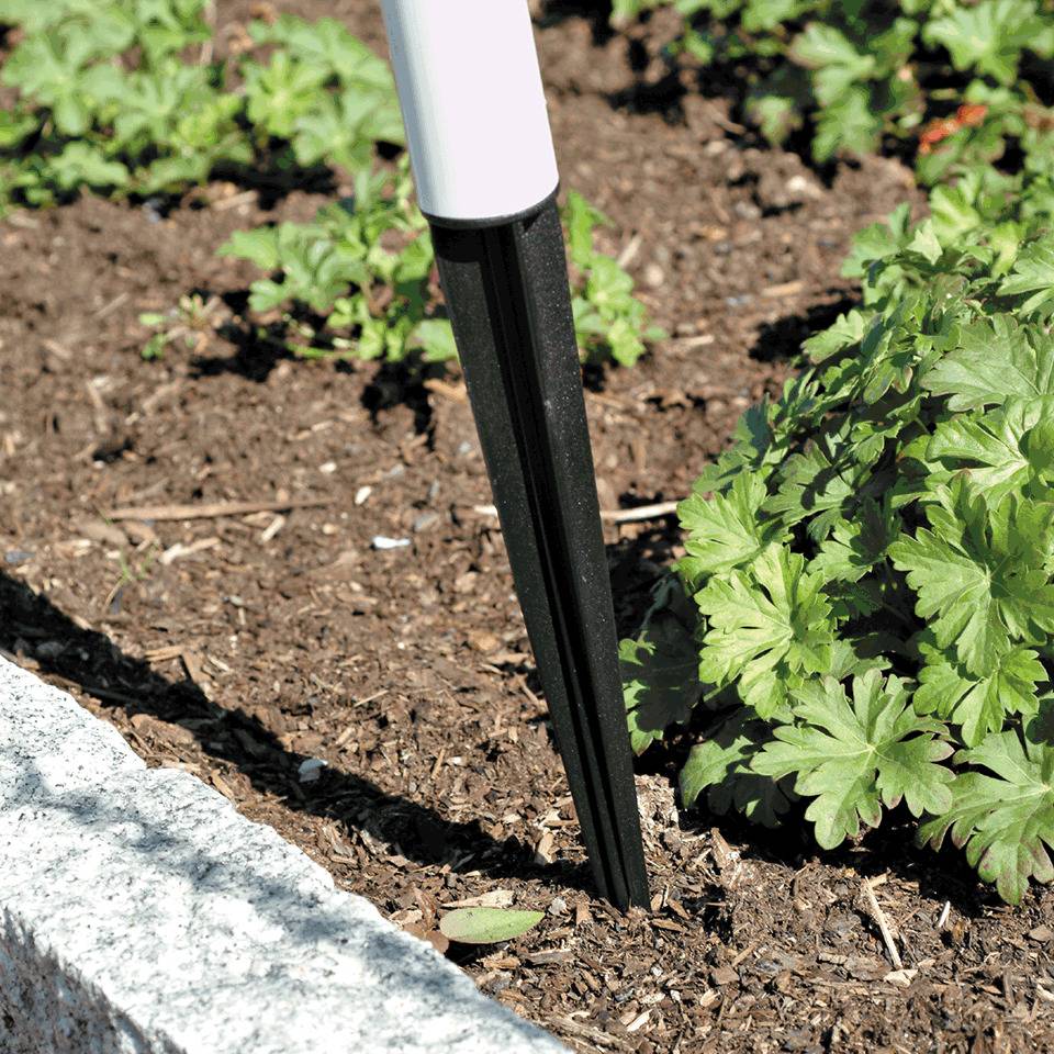 K.57 Kettenpfosten Extern, mit Einschlagspitze, weiß, Kunststoff, Länge 1250mm