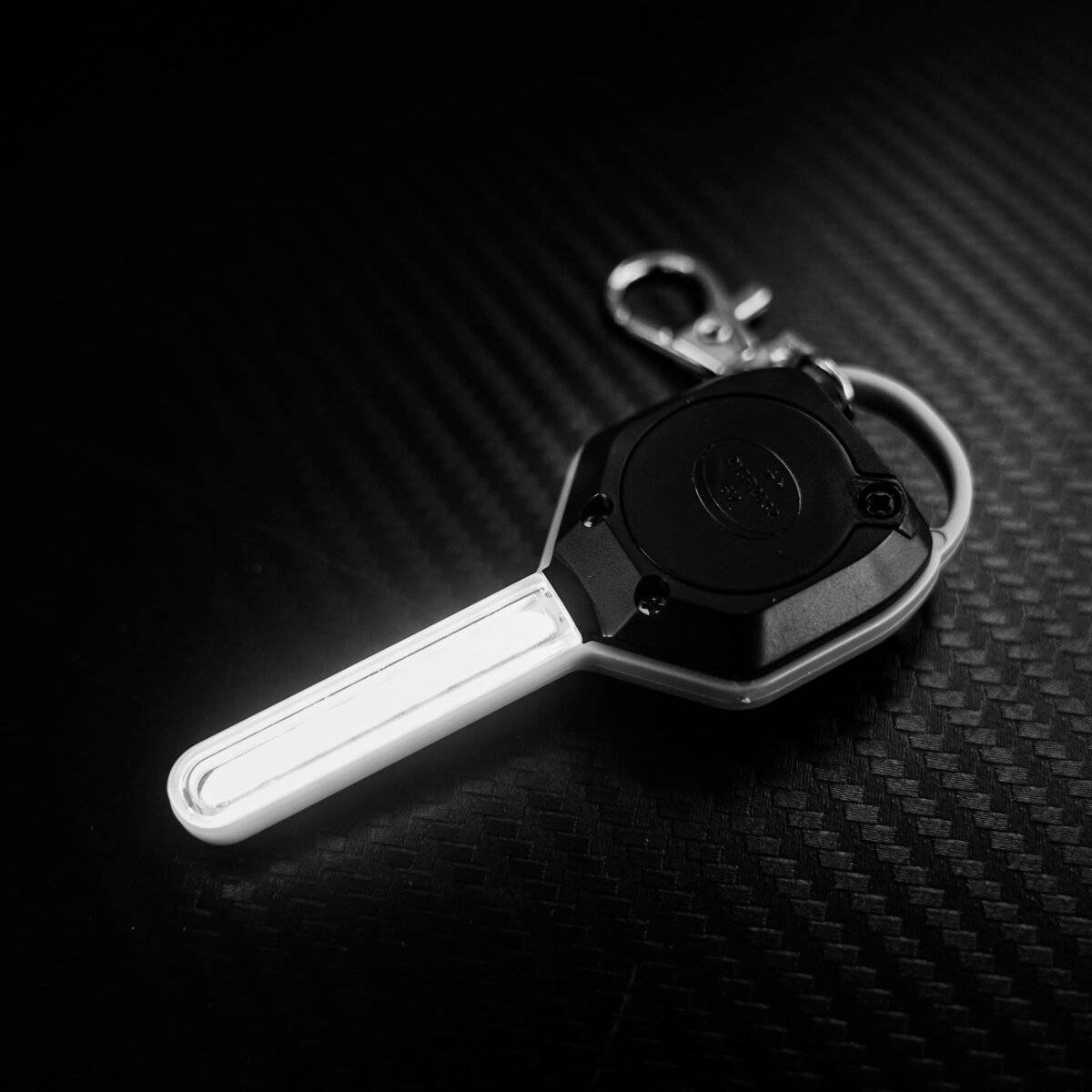 COB Schlüssellicht | Kompaktes Design mit 2 Lichtmodi | Inklusive austauschbarer Knopfzellen