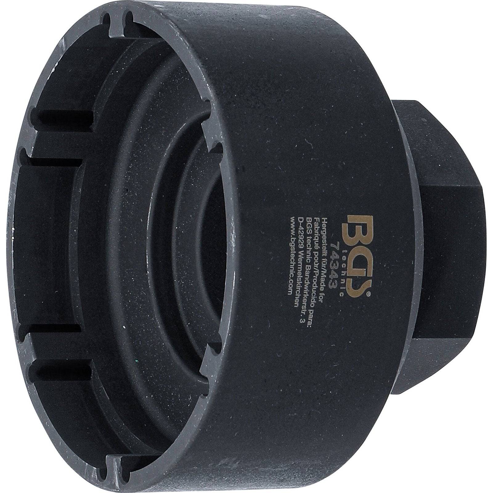 Ein schwarzer BGS Ölfilterschlüssel mit gerillter Kante und Markenlogo an der Seite, entwickelt zum Entfernen und Installieren von Automotor-Ölfiltern.