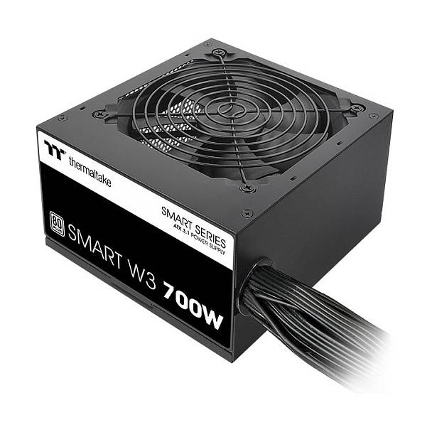 Ein schwarzes 700-W-Netzteil für Computer von Thermaltake mit Lüfter auf der Oberseite und mit der Bezeichnung „SMART W3 700W