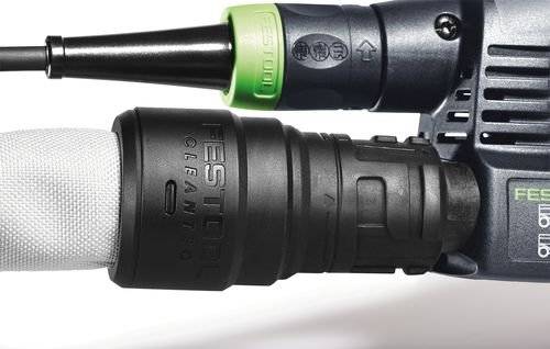 Eine Nahaufnahme eines schwarzen Festool CleanTec Werkzeugverbindungssystems mit einem grünen Verriegelungsring, die den sicheren Befestigungsmechanismus zeigt.