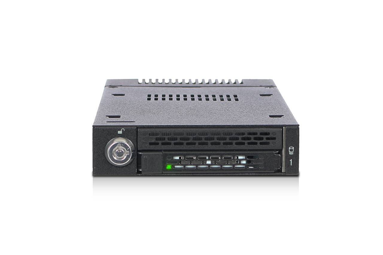 IcyDock 1xM.2 NVMe to 1x3.5 bay mobile rack keylock miniSAS Multimedia-Technik Festplattenwechselr.