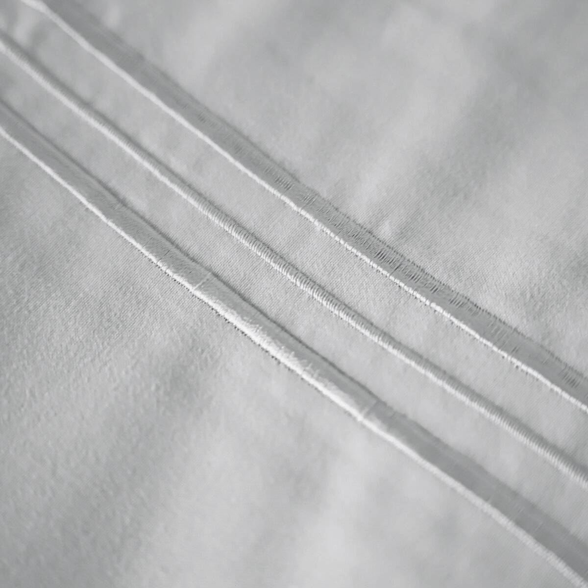 3 tlg. Bettwäschen-Set mit Kissenbezug 50x70 cm, Deckenbezug 135x200 cm und Bettlaken Hellgrau