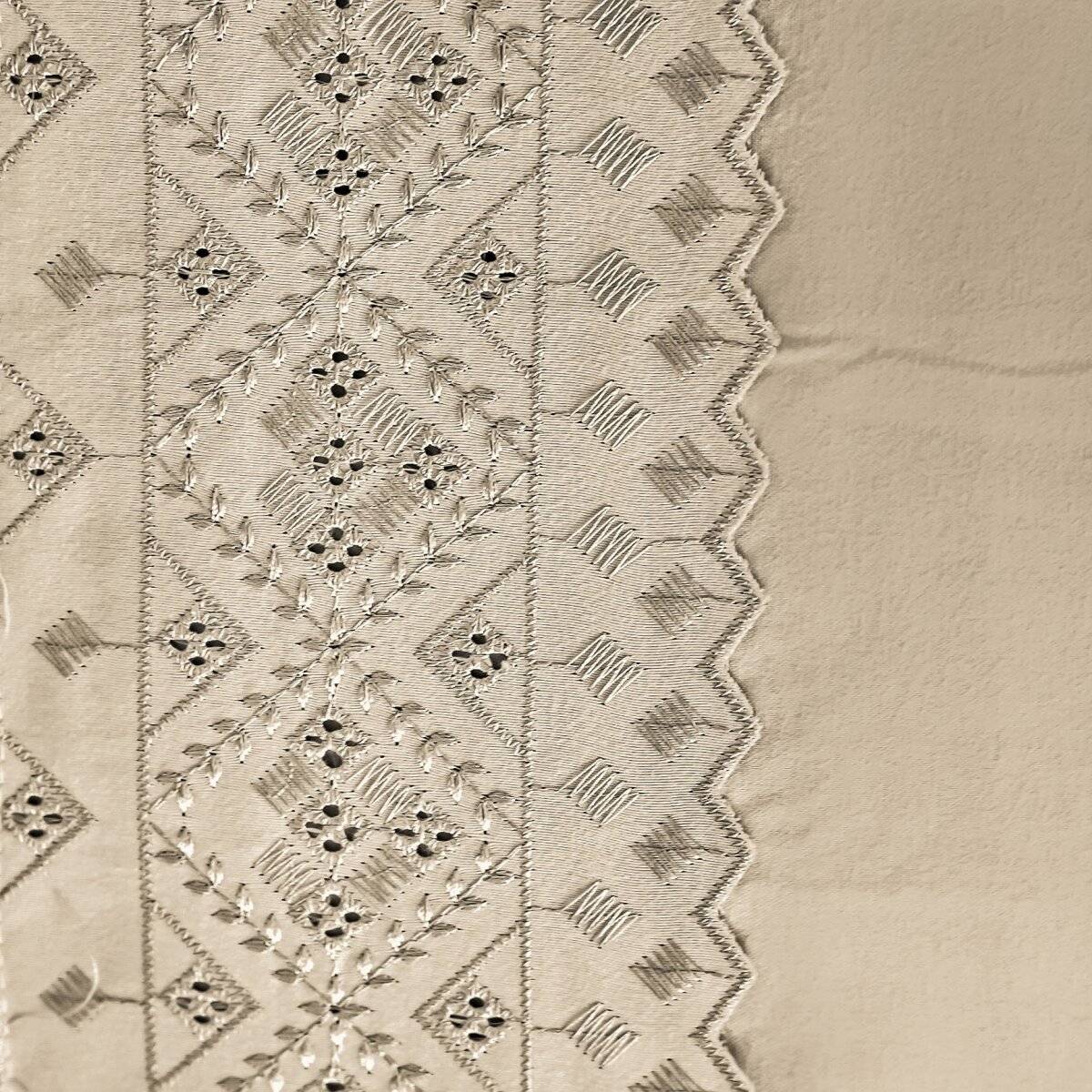 4 Tlg. Bettwäschen-Set mit Kissenbezug 50x70 cm, Deckenbezug 200x200 cm und Bettlaken Beige