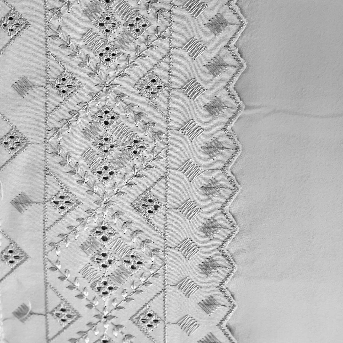 4 Tlg. Bettwäschen-Set mit Kissenbezug 50x70 cm, Deckenbezug 200x200 cm und Bettlaken Hellgrau