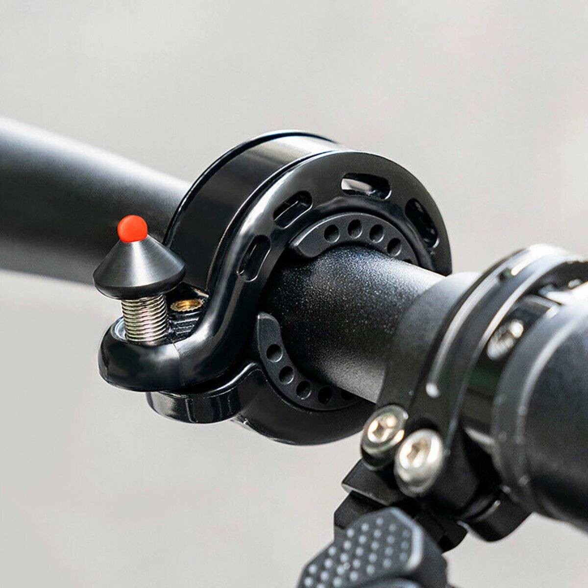 Q-förmige Fahrradklingel kompaktes Design am Lenker aus Aluminium, Kunststoff Schwarz