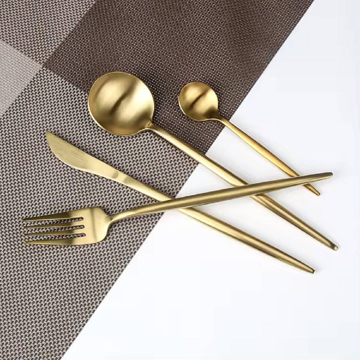 Premium Besteckset 6 Personen 24-tlg Edelstahl Essbesteck in einer Geschenkbox Design für jeden Anlass Gold