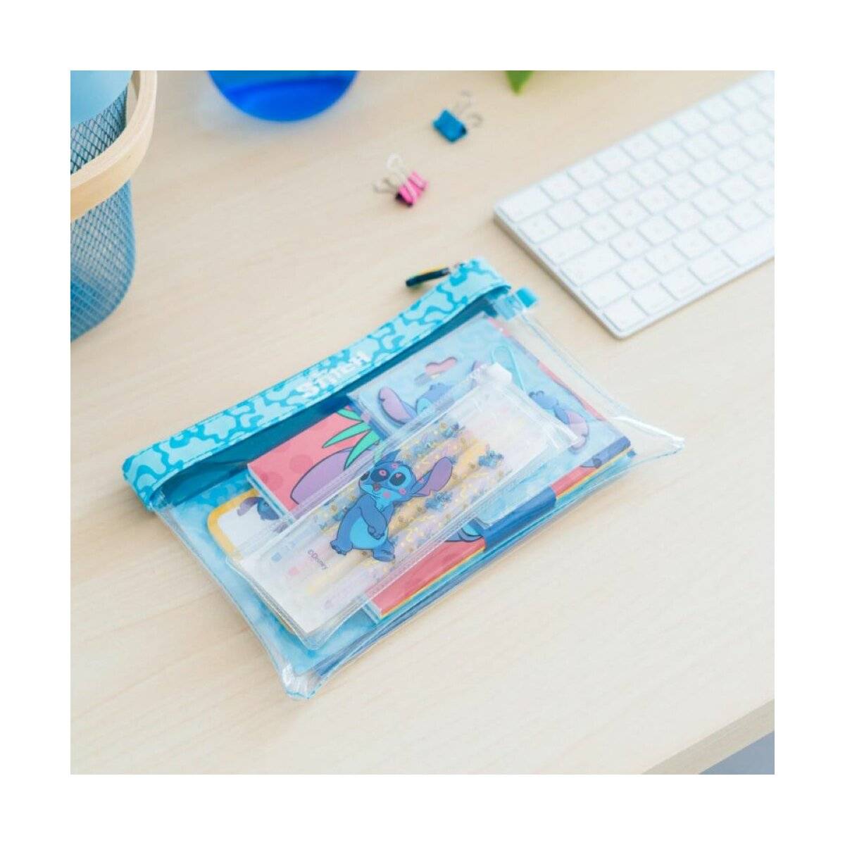 Schulbedarfsset mit farbenfrohen Accessoires - Notizbuch mehrfarbige Kugelschreiber Clips