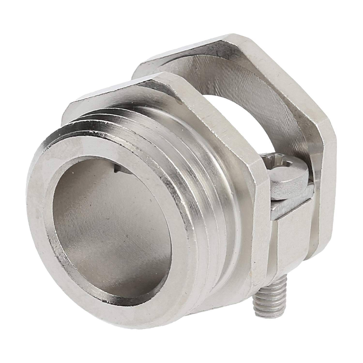Eine Metall-Kabelverschraubung mit gewindeter Konstruktion, die zur Befestigung von Kabeln und Zugentlastung in elektrischen Installationen verwendet wird.