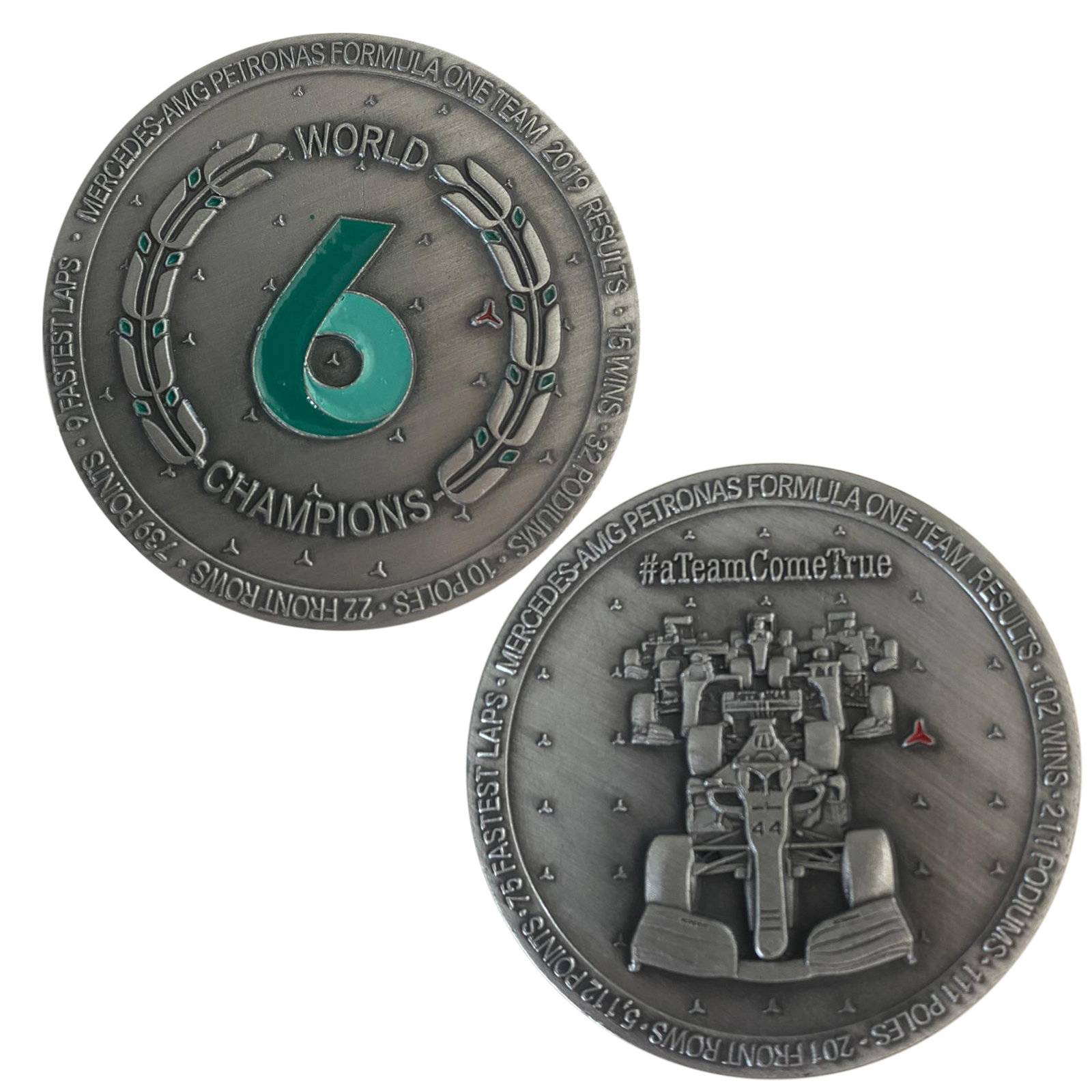 Top Trumps Mercedes-AMG Petronas Motorsport Kartenspiel + Sammler-Münze F1