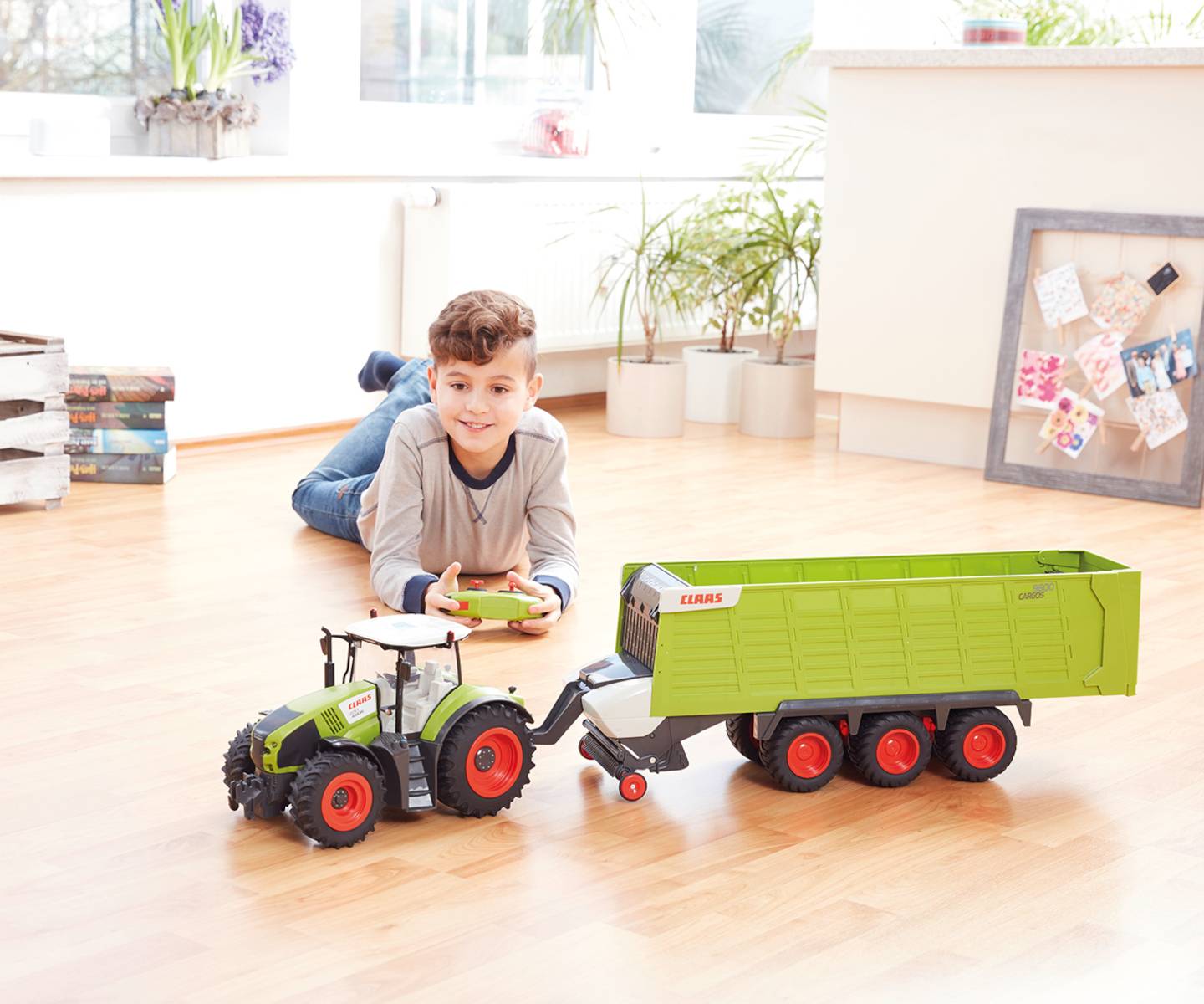 Claas ferngesteuerter Traktor Axion 870 + Anhänger Cargos 9600 (Maßstab 1:16) Trecker Trekker