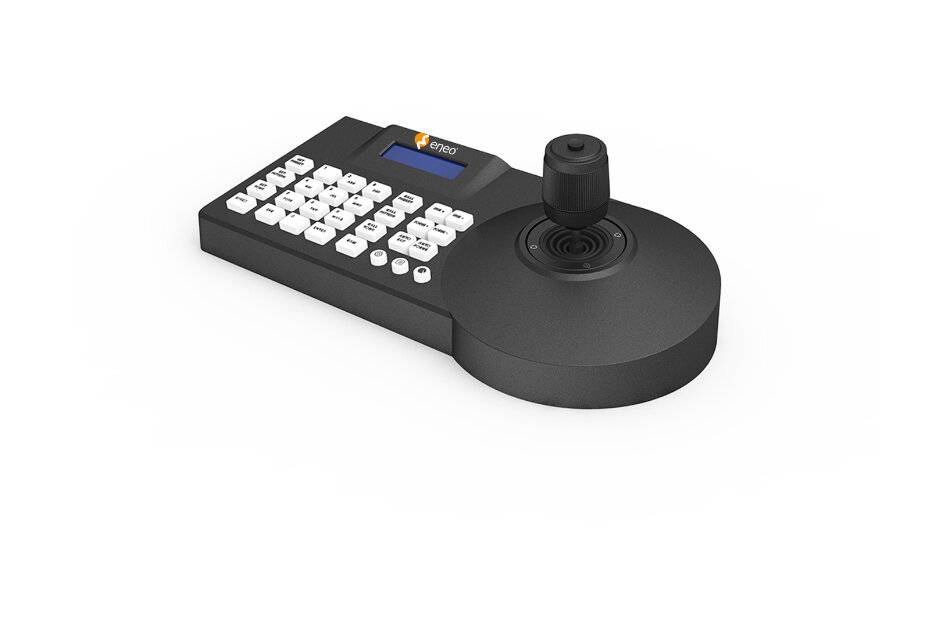 Schwarzer Arcade-Stil-Controller mit Tastfeld und Joystick, auf weißem Hintergrund gezeigt.