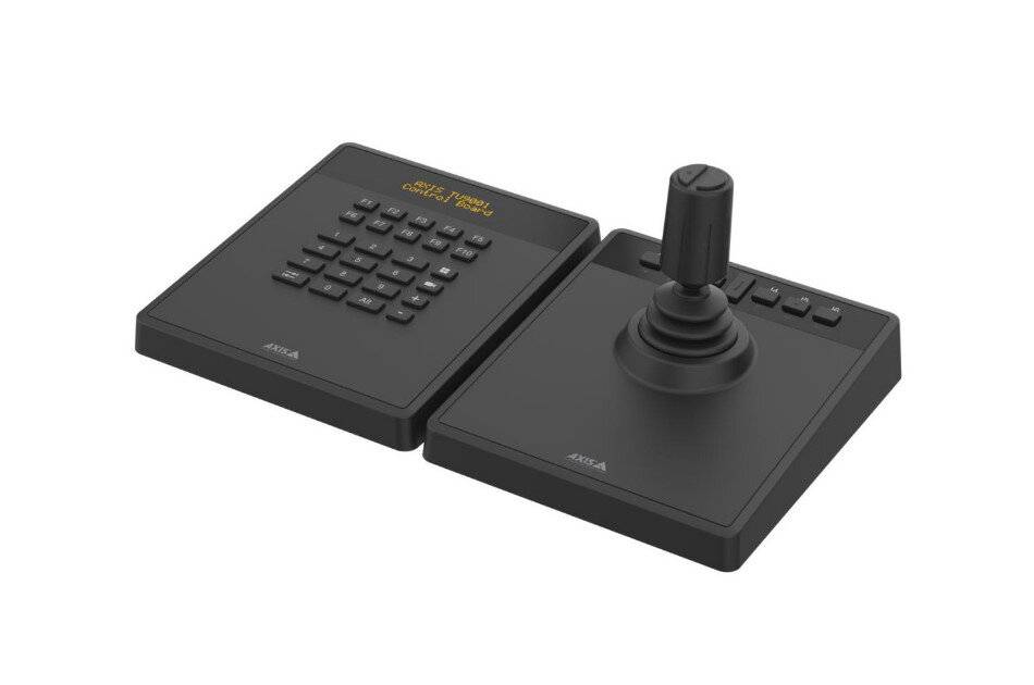 Zweiteiliger schwarzer Atari-Joystick-Controller mit einem Joystick auf der rechten Seite und einem Tastenfeld auf der linken Seite, gezeigt auf weißem Hintergrund.