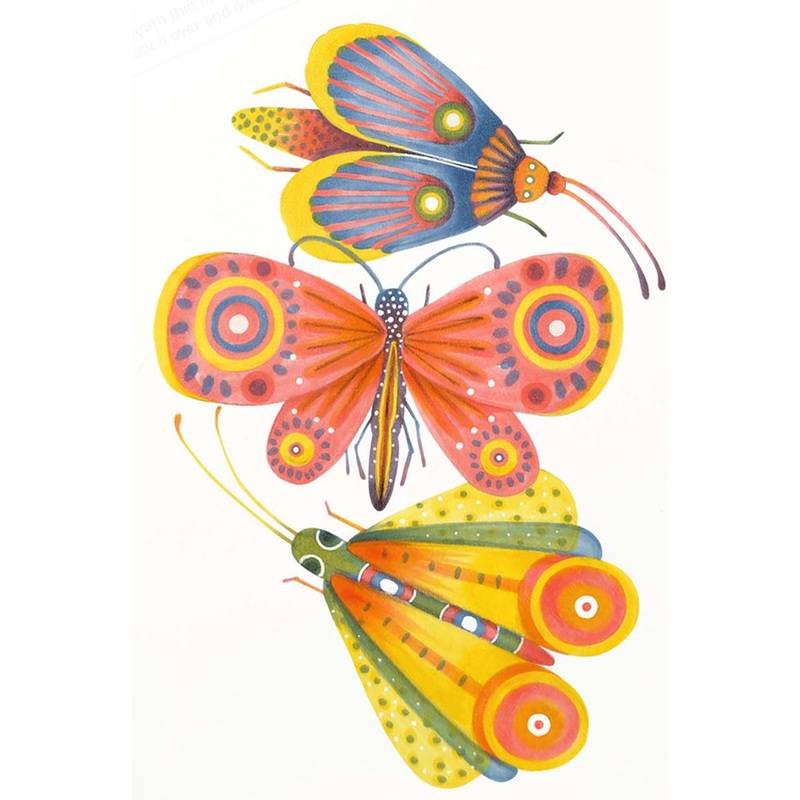 Illustration von drei farbenfrohen Schmetterlingen mit kunstvollen Mustern und leuchtenden Farben, die künstlerische Details und vielfältige Designs zur Geltung bringen.
