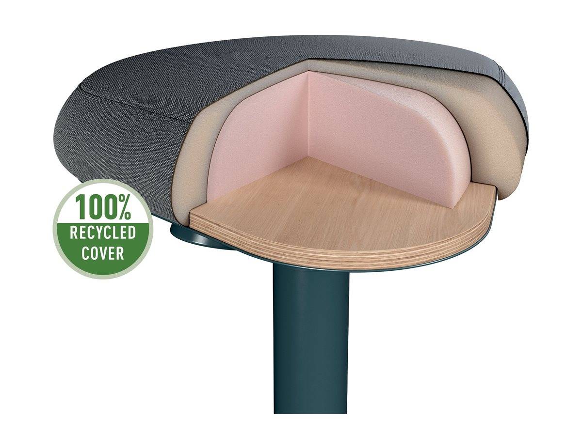 Rundes gepolstertes Sitzkissen oder Sitzpod mit rosa gepolstertem Innenraum, Holzsitzplattform, blaugrüner Sockelbasis und einem Badge mit der Aufschrift „100% RECYCLED COVER".