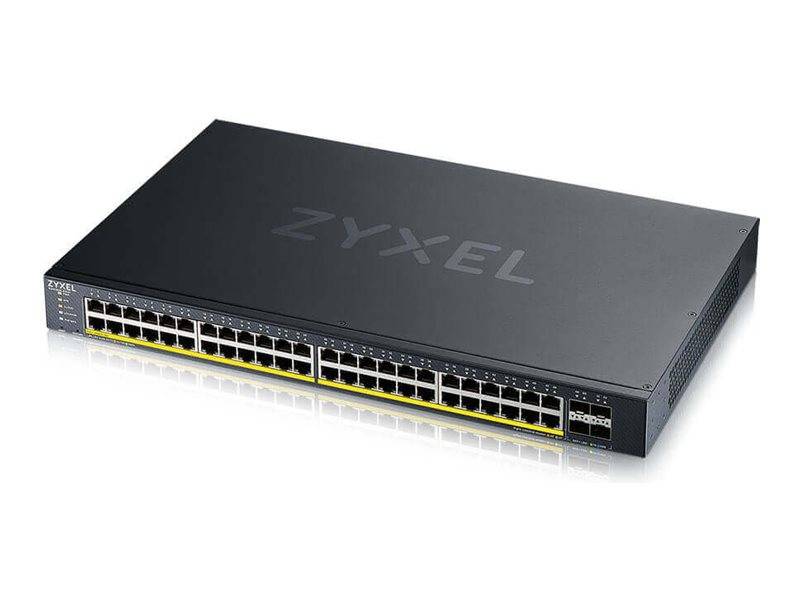 Schwarzer Zyxel Ethernet-Netzwerk-Switch mit vielen auf der Vorderseite angebrachten Anschlüssen auf weißem Hintergrund.