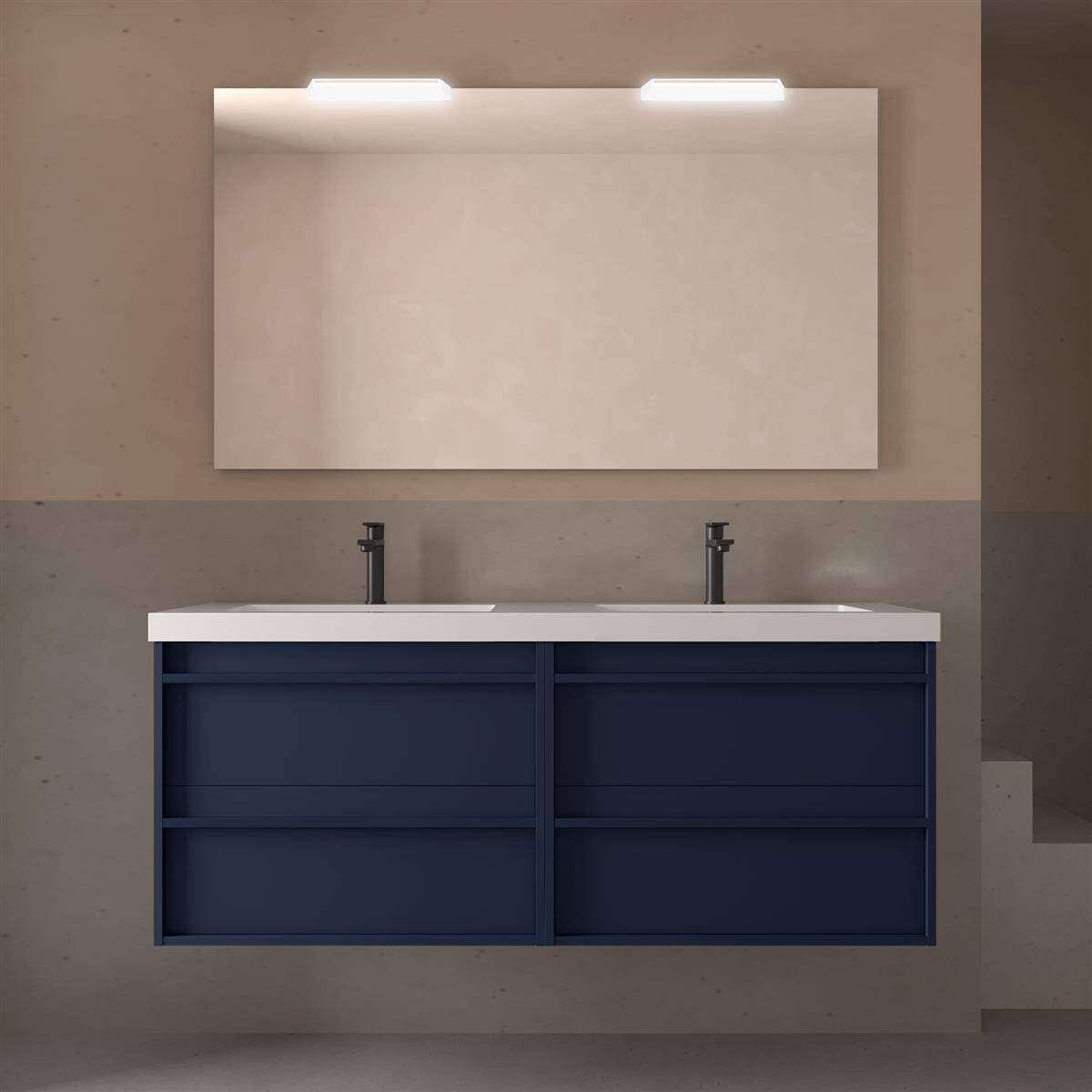 Modernes Badezimmermöbel mit Doppelwaschbecken, dunkelblauem Schrank, weißer Arbeitsplatte und großem beleuchtbarem Spiegel an einer neutralen Wand.