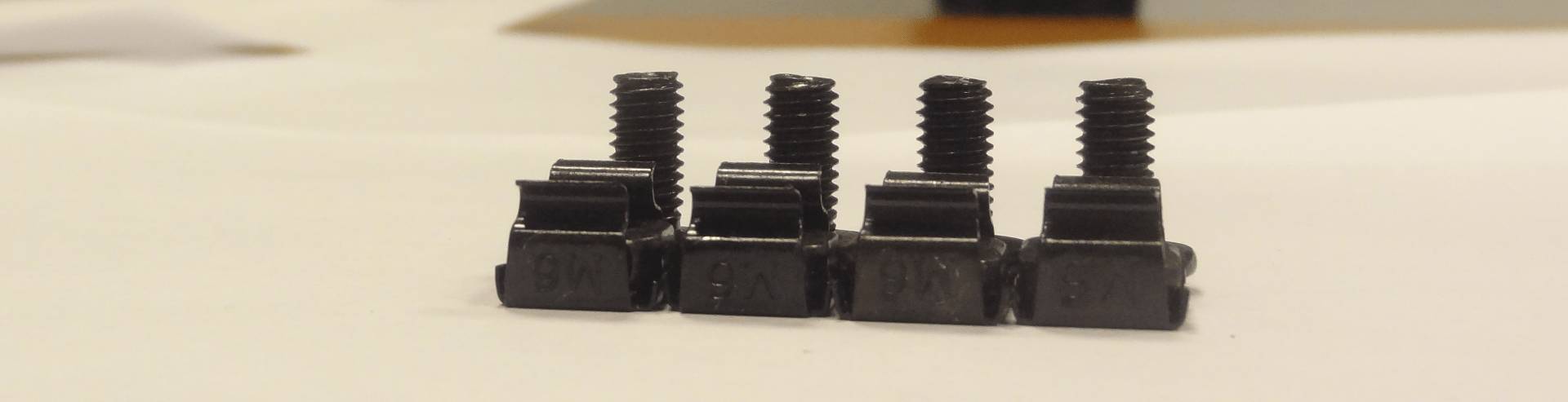 Danicom - 19-Zoll-Schiene mit Klettverschluss - 1U