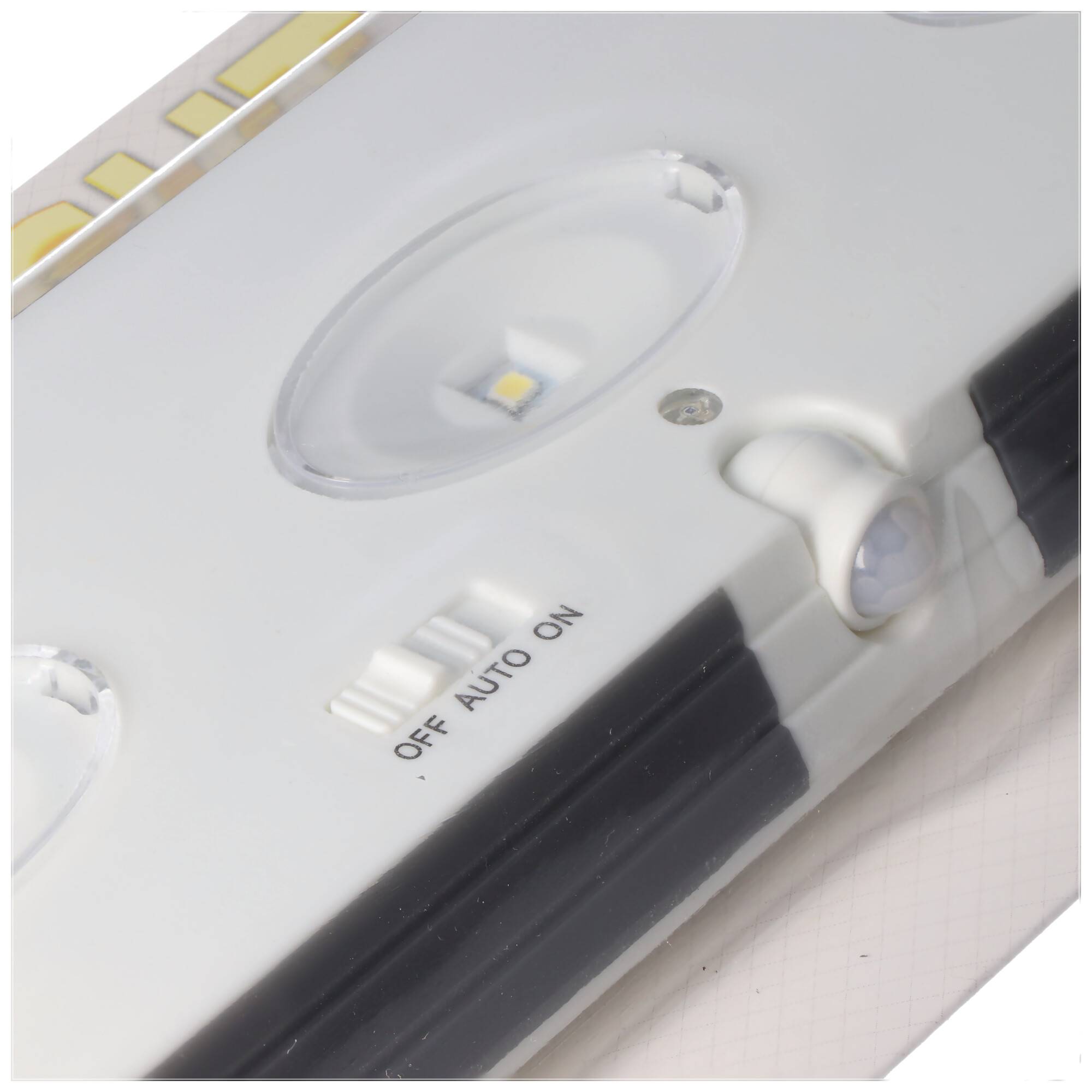 Lichtleiste mit Bewegungsmelder, automatische Licktaktivierung bei Dunkelheit und Bewegung, 3x SMD-LEDs, mit Ein-/Auto-/