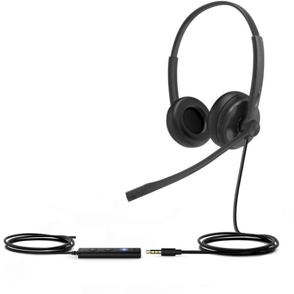 Schwarzes kabelgebundenes Headset mit Boom-Mikrofon und Inline-Steuerbox, abgetrennt dargestellt mit aufgerollten Kabeln auf weißem Hintergrund.