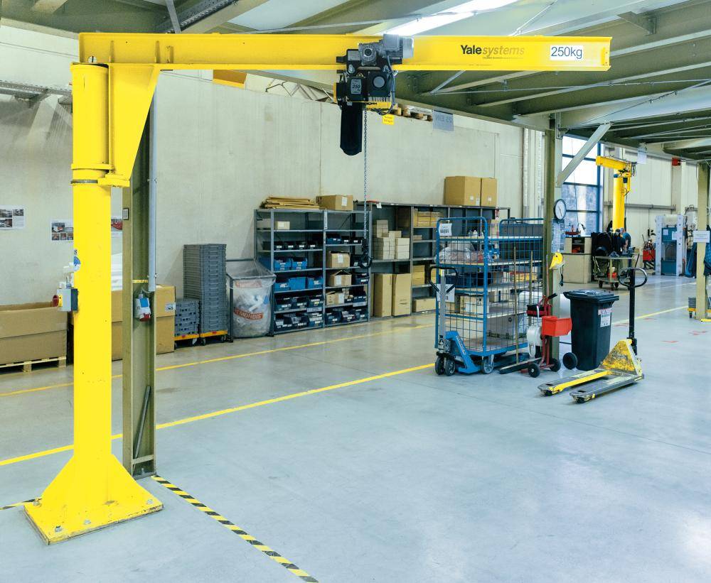 Säulendrehkran PFP 360 2000kg Ausladung 4000mm Zwischenfußplatte,E-Zug für Hallenböden - Artikel: 7830605654