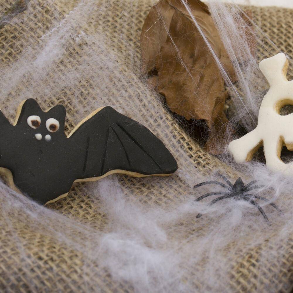 WESTMARK Ausstechform Fledermaus 12 x 4 cm aus Edelstahl