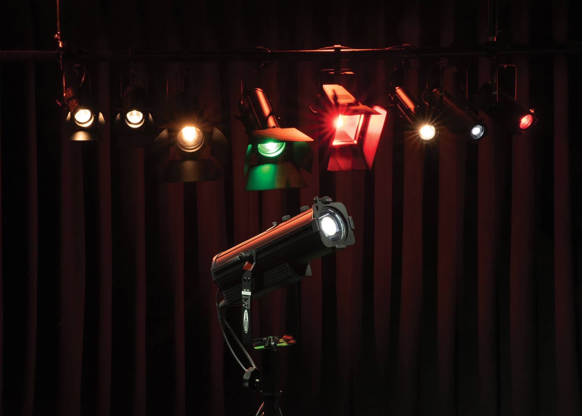 Showtec ACT Image Spot 50 CW Kompakter Kaltweiß-Projektionsspot mit 50 W