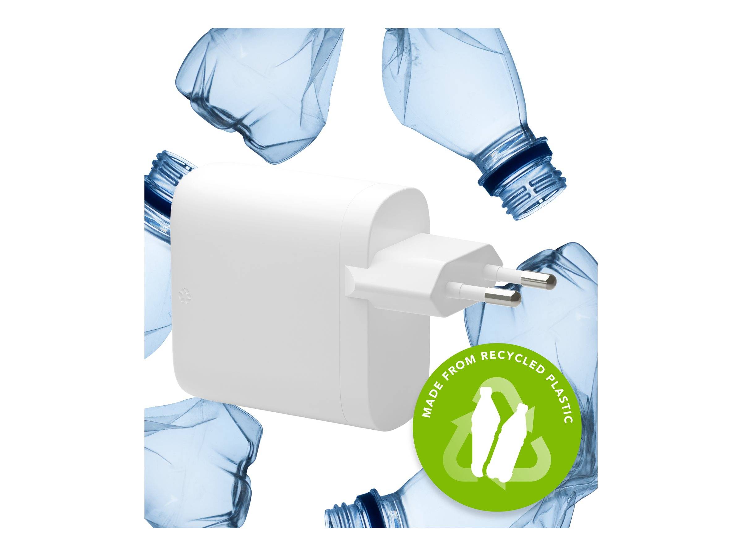 Ein weißer Netzadapter erscheint mit einem grünen Abzeichen, auf dem 