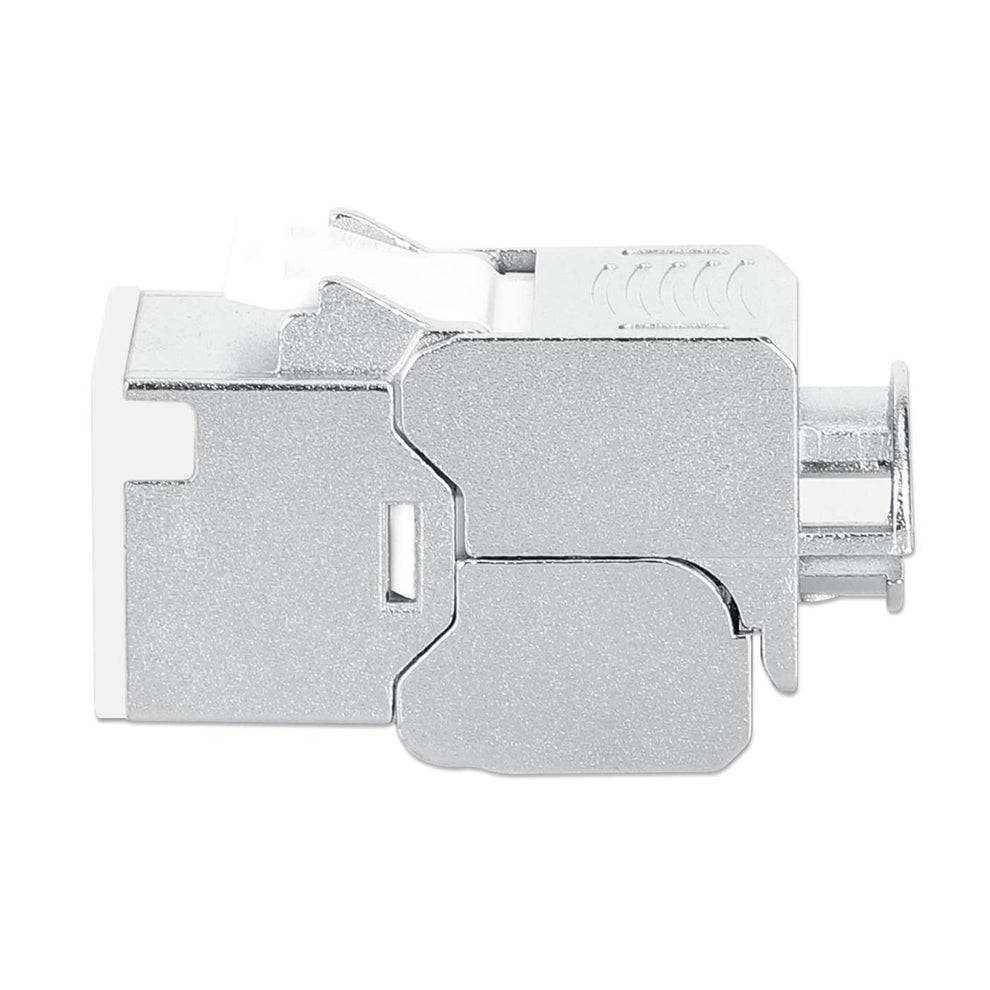 Metallischer Ethernet-Netzwerkkabelstecker auf weißem Hintergrund, in Seitenansicht dargestellt.