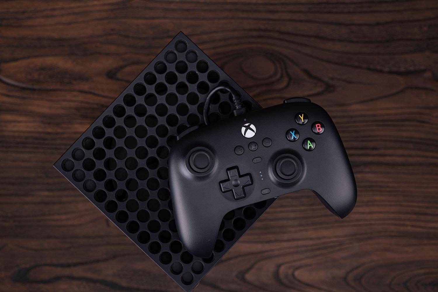 8BitDo Ultimate Wired Controller für Xbox, Hall ED Anti-Stick-Drift, Bluetooth / USB-C, schwarz