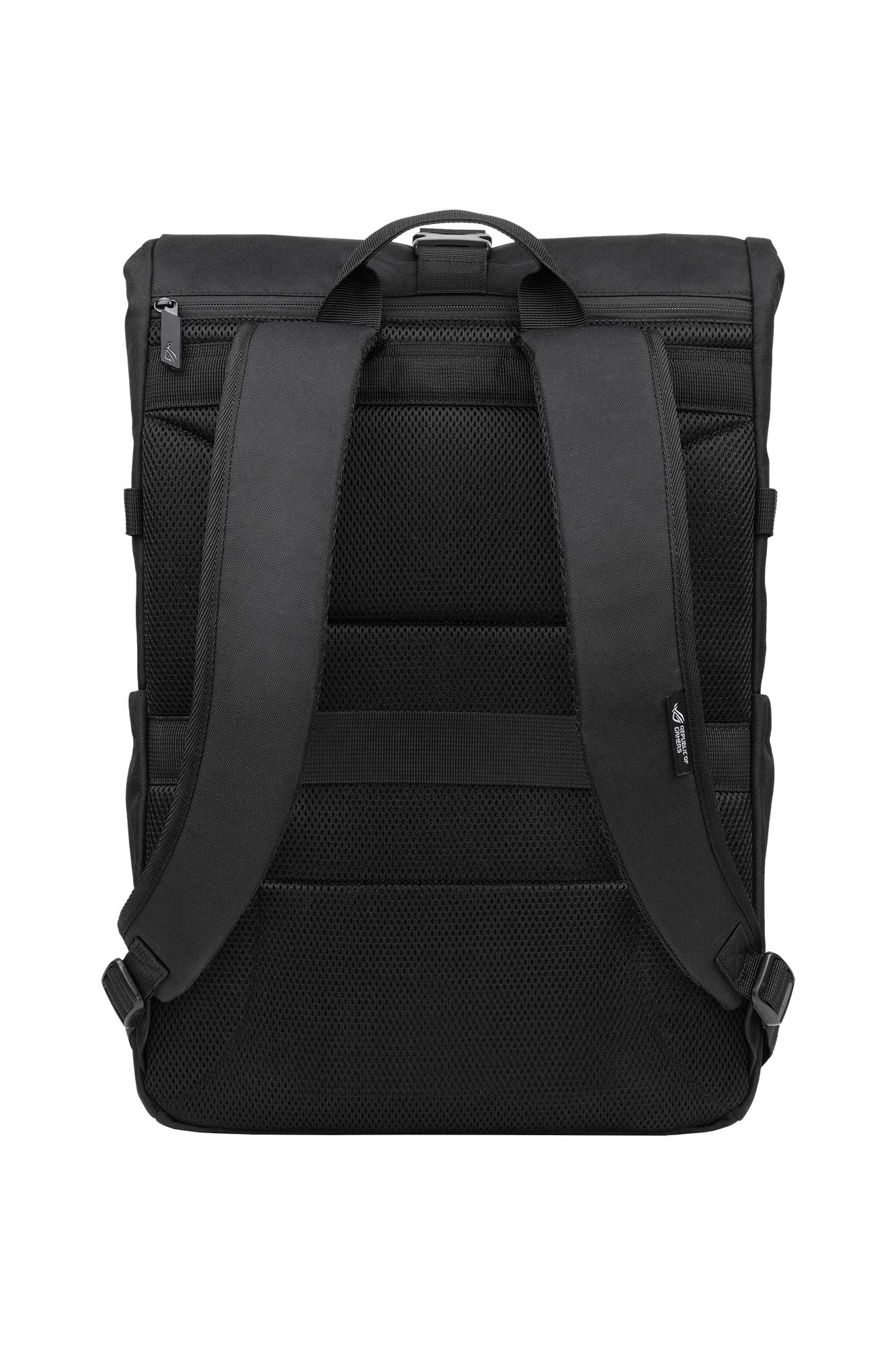 Schwarzer Rucksack von hinten gezeigt, mit gepolsterten Schultergurten, oberen Griff, Reißverschlusstaschen und Mesh-Rückenpanel auf einfarbigem schwarzen Hintergrund.