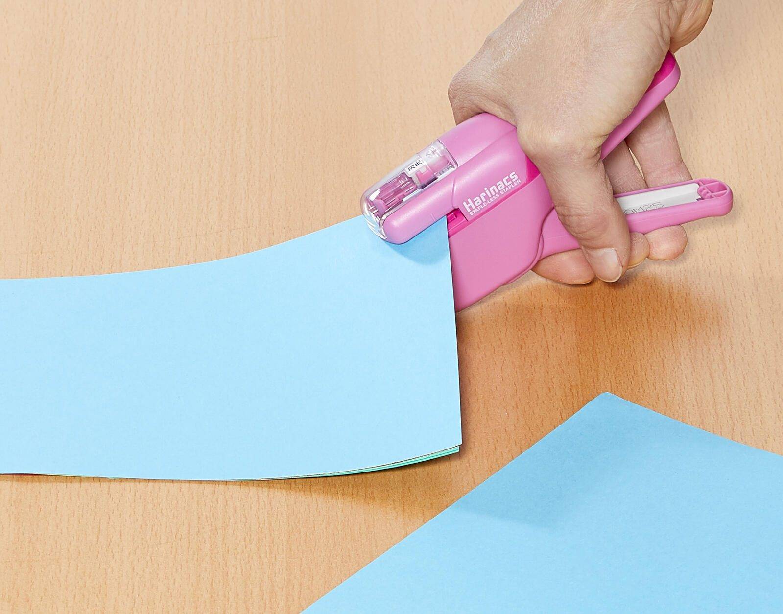 Kokuyo Klammerloses Heftgerät MEDIUM+ pink