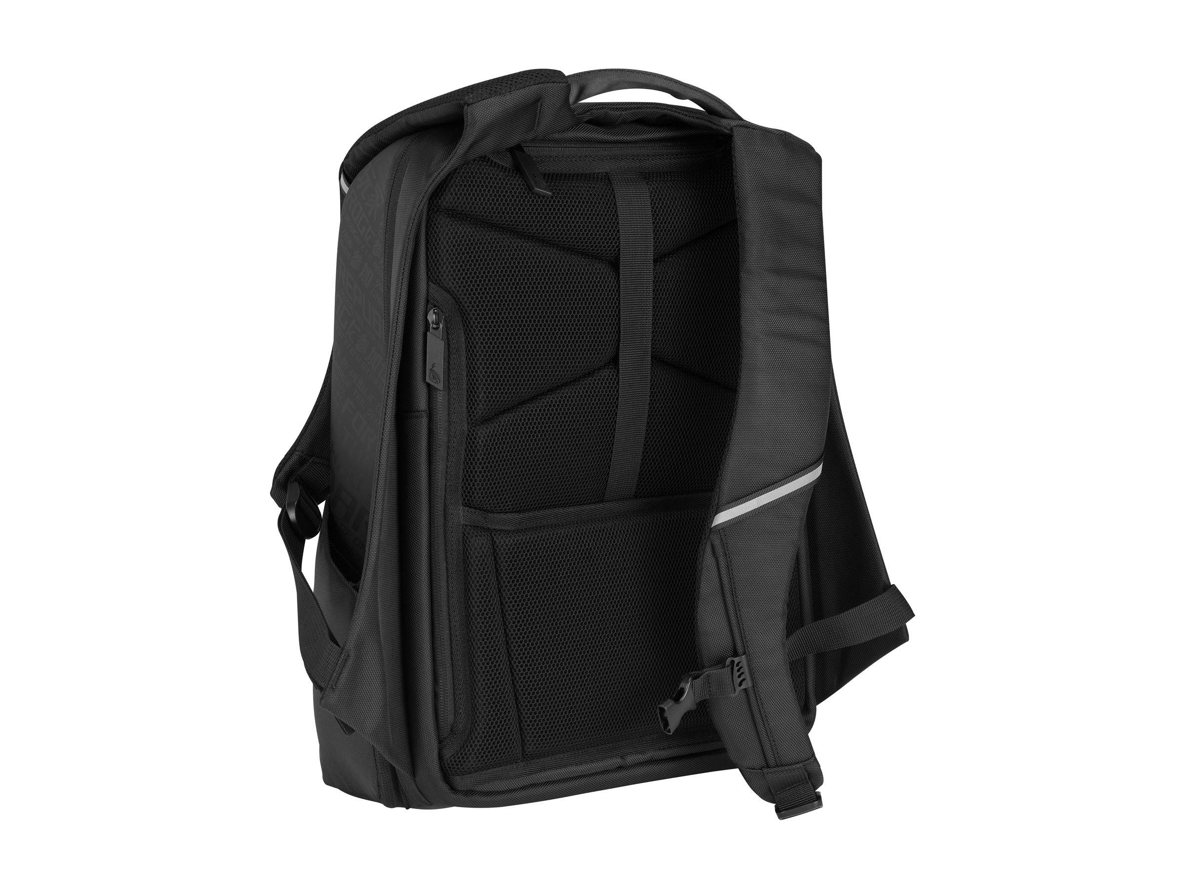 Schwarzer Rucksack von hinten gezeigt, mit gepolsterten Schultergurten, Griff an der Oberseite, Seitentasche und Reißverschluss-Rückfach.