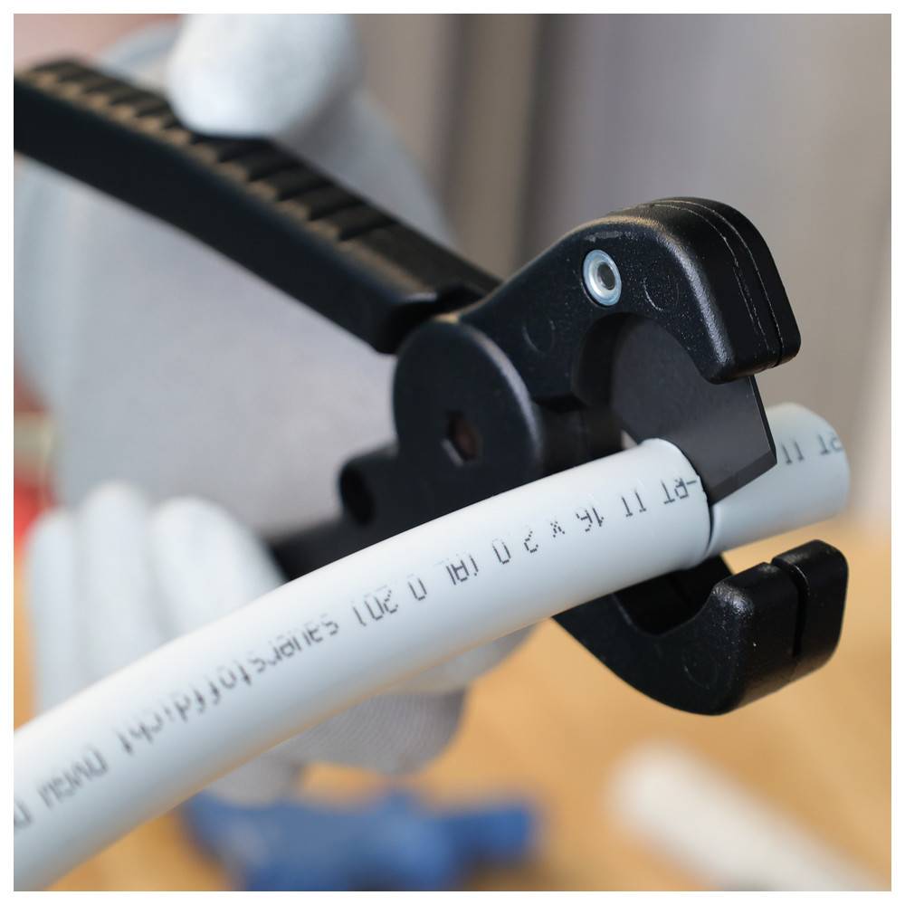 Dönges Profi Rohrschere / Schlauchschere "SPEEDCUT" 22 mm / antihaftbeschichtet