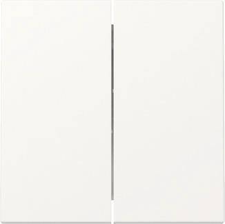 Eine geschlossene weiße Tür vor einfachem Hintergrund, mit einer vertikalen Naht in der Mitte, die zwei Paneele andeutet.